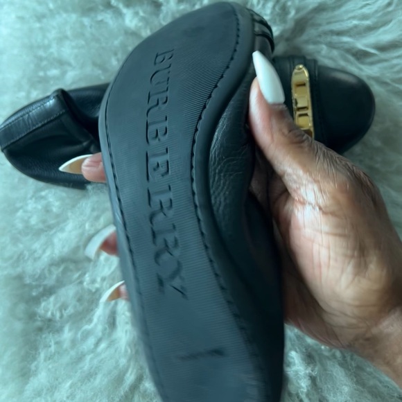 AUTHENTIC BURBERRY BALLERINA FLAT SHOE W/ ADORNED WITH GOLD BUCKLE - Picture 9 of 9